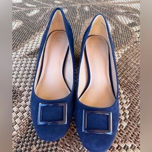 Crown & Ivy Navy Suede Block Heel Pumps Buckle Detail Women’s 9